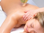 Massage body tinh dầu